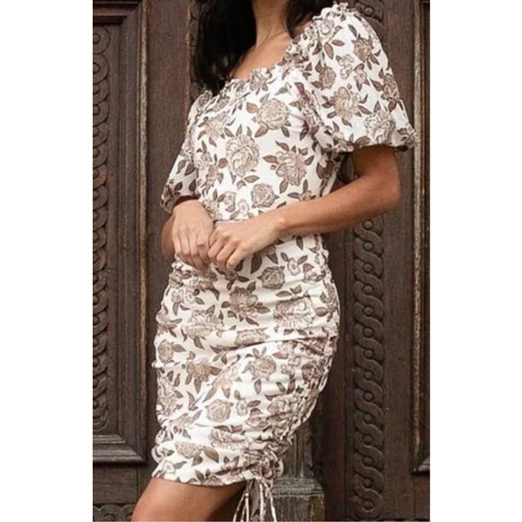 Joyfolie Dresses & Skirts - SALE Joyfolie Mia Joy Alyssa ruched slinky dress neutral tan floral medium